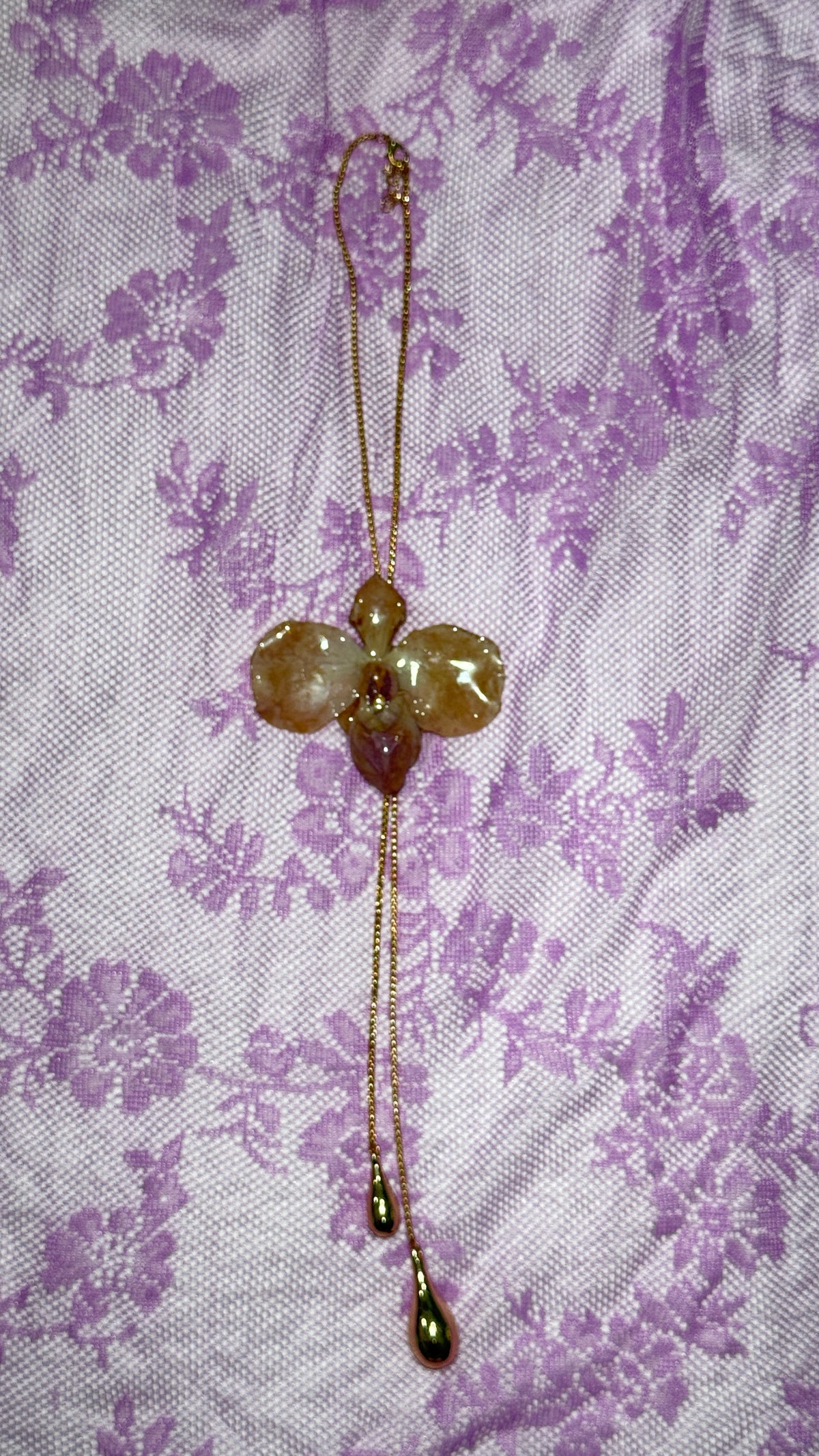 Bow tie necklace pink