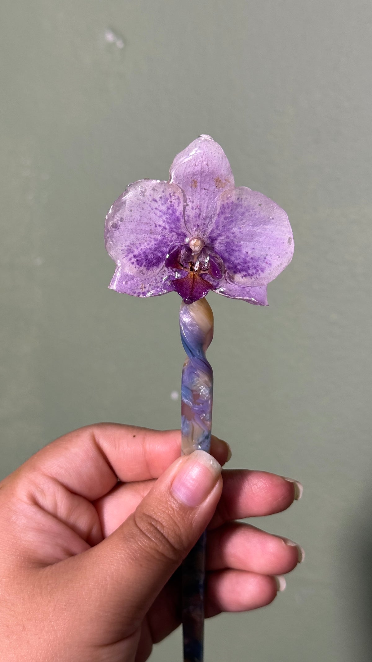 Hair sticks purple spots