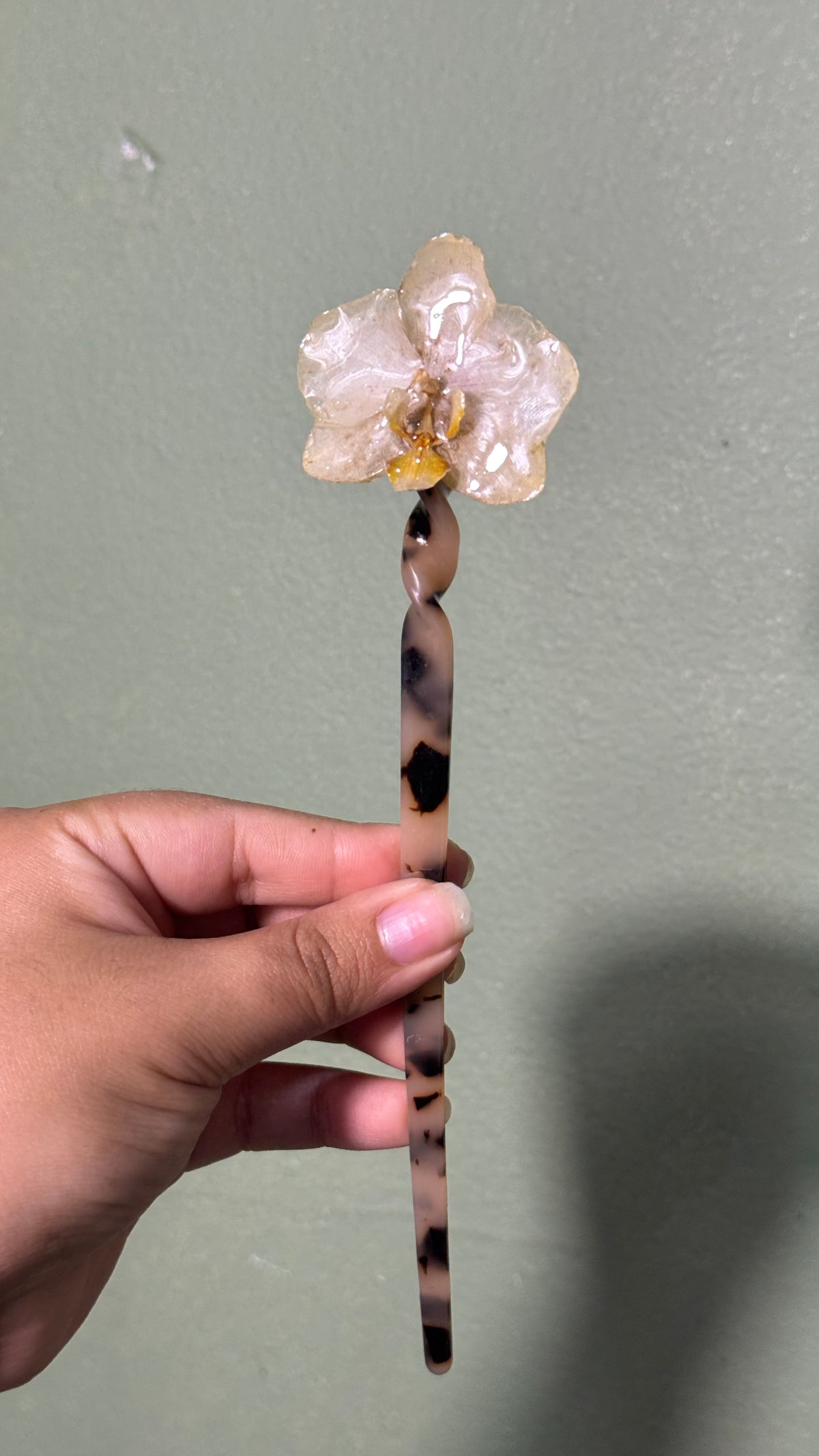 Hair sticks white