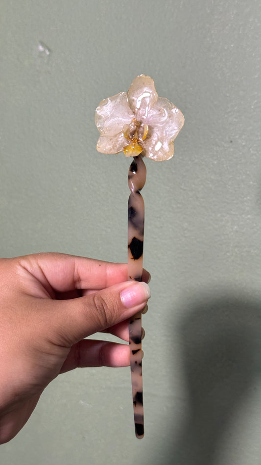 Hair sticks white