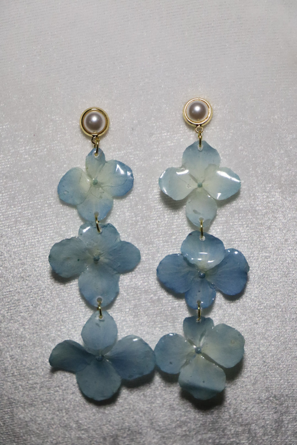Baby blue earrings🪽