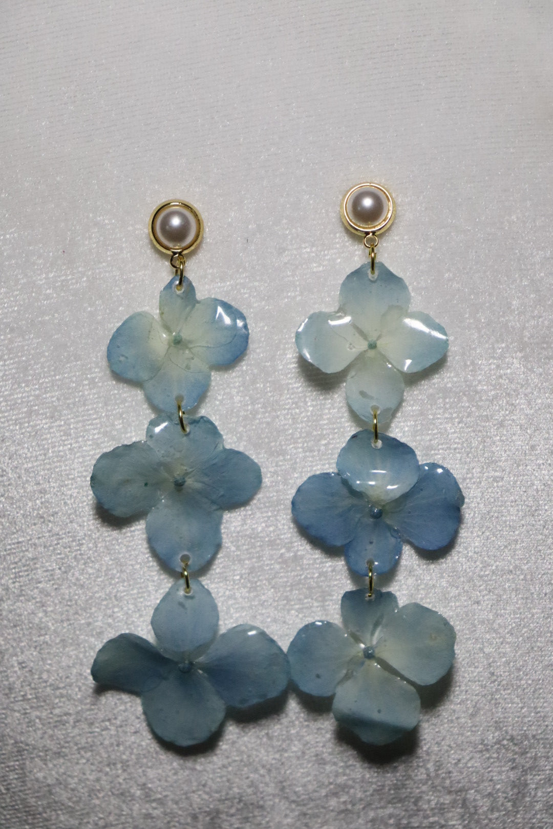 Baby blue earrings🪽