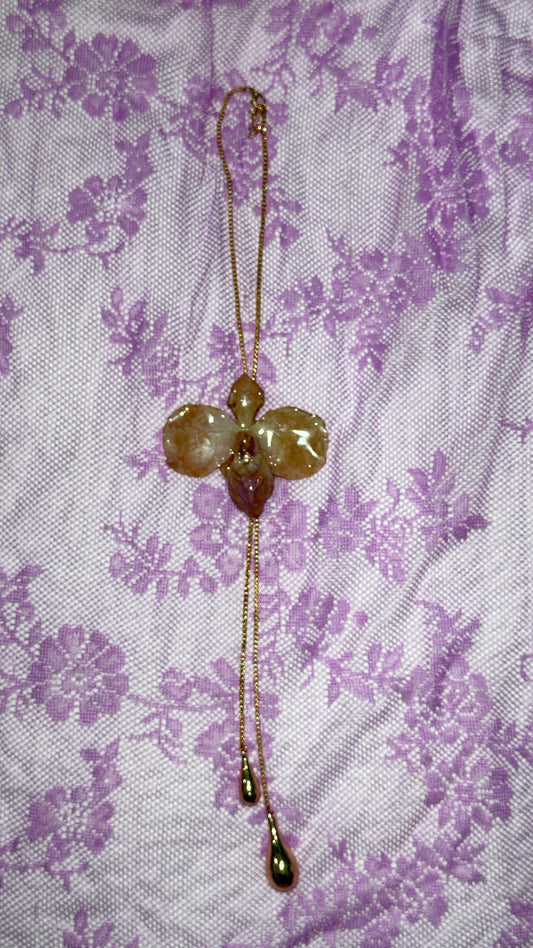 Bow tie necklace pink
