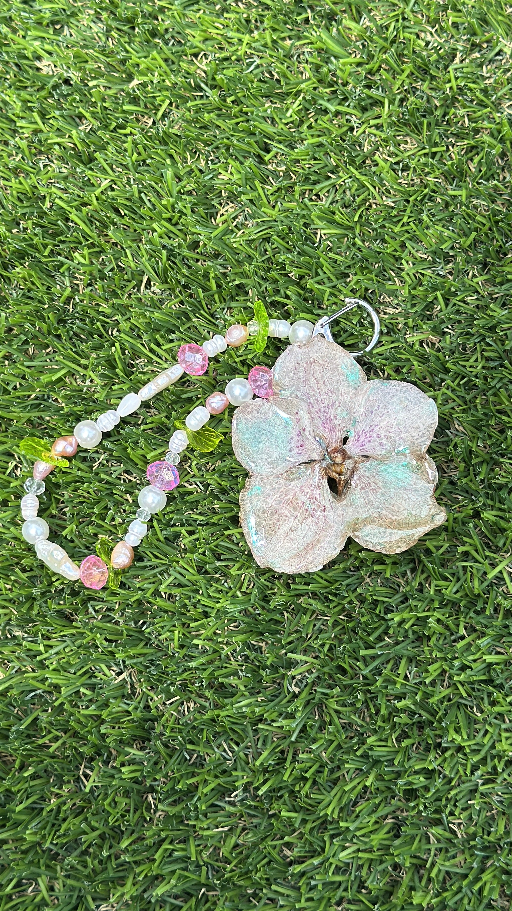 Leaves keychain🫧