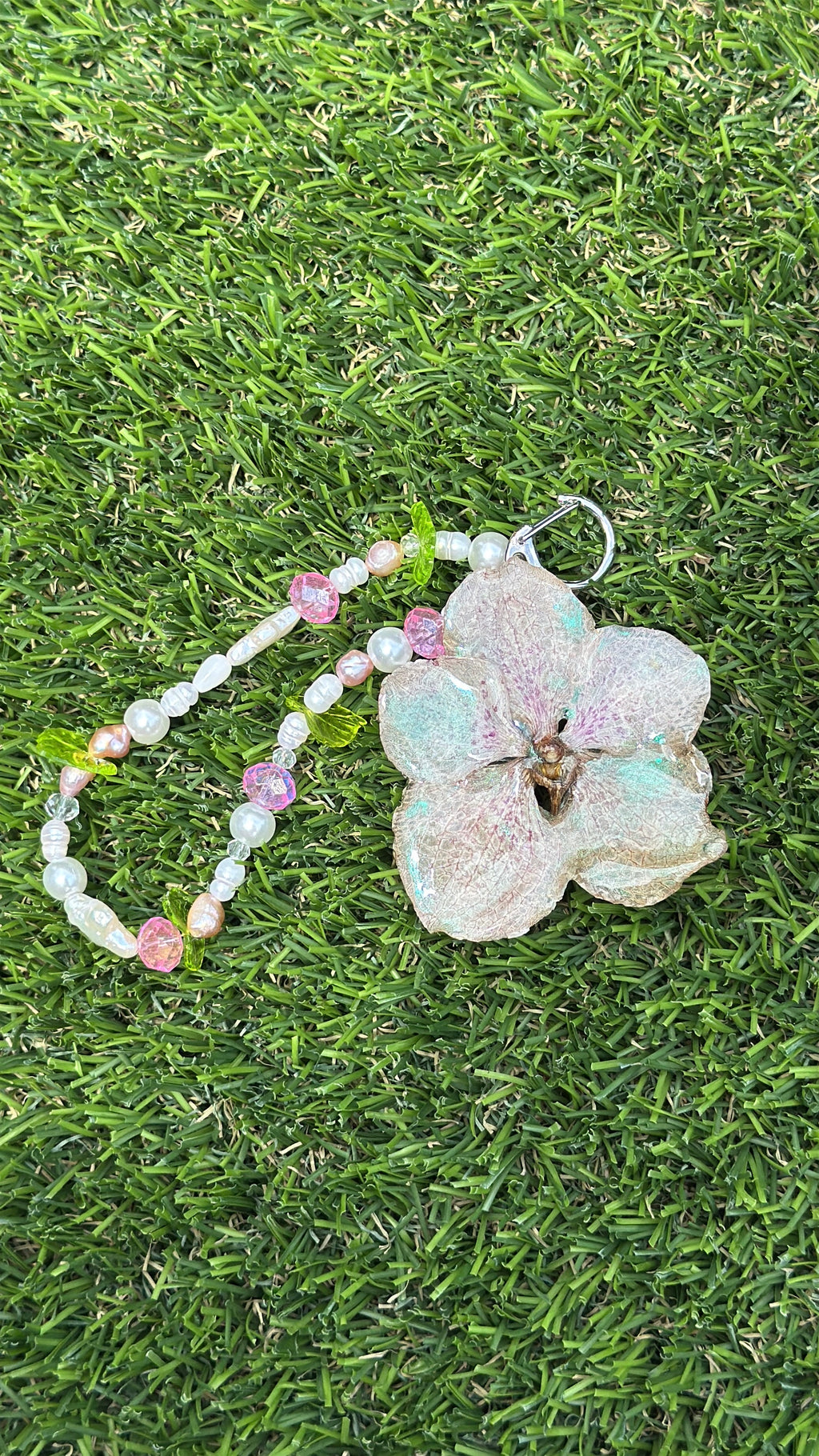 Leaves keychain🫧